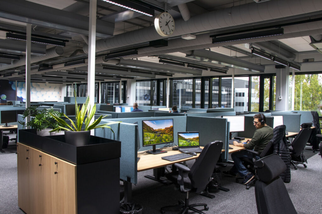 Purso Office Lighting at LEDiL